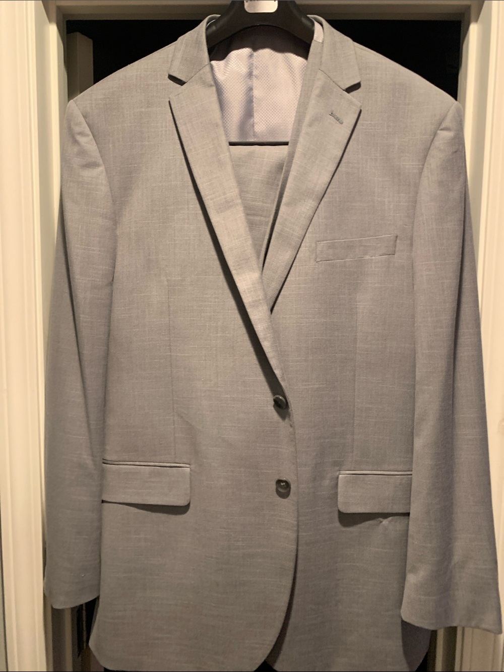 Boccaccio Uomo 3 piece suit, 50L jacket, waist-44. Never worn, no pant hem.